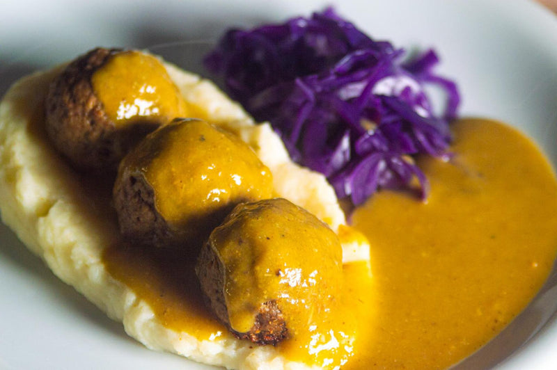 Creamy Swedish Meatballs with Mash & red cabbage